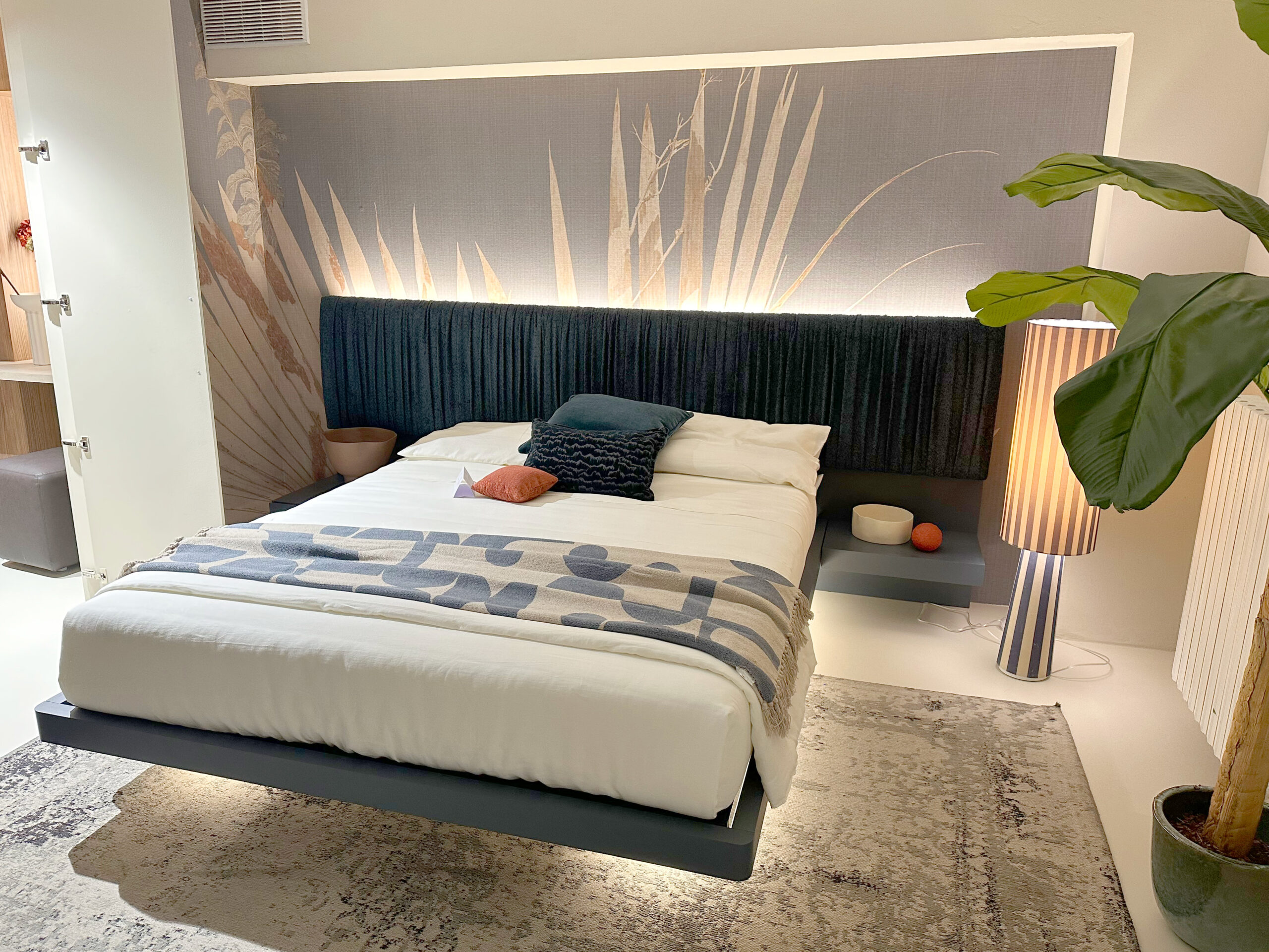 tendenza arredamento 2026 colore blu petrolio