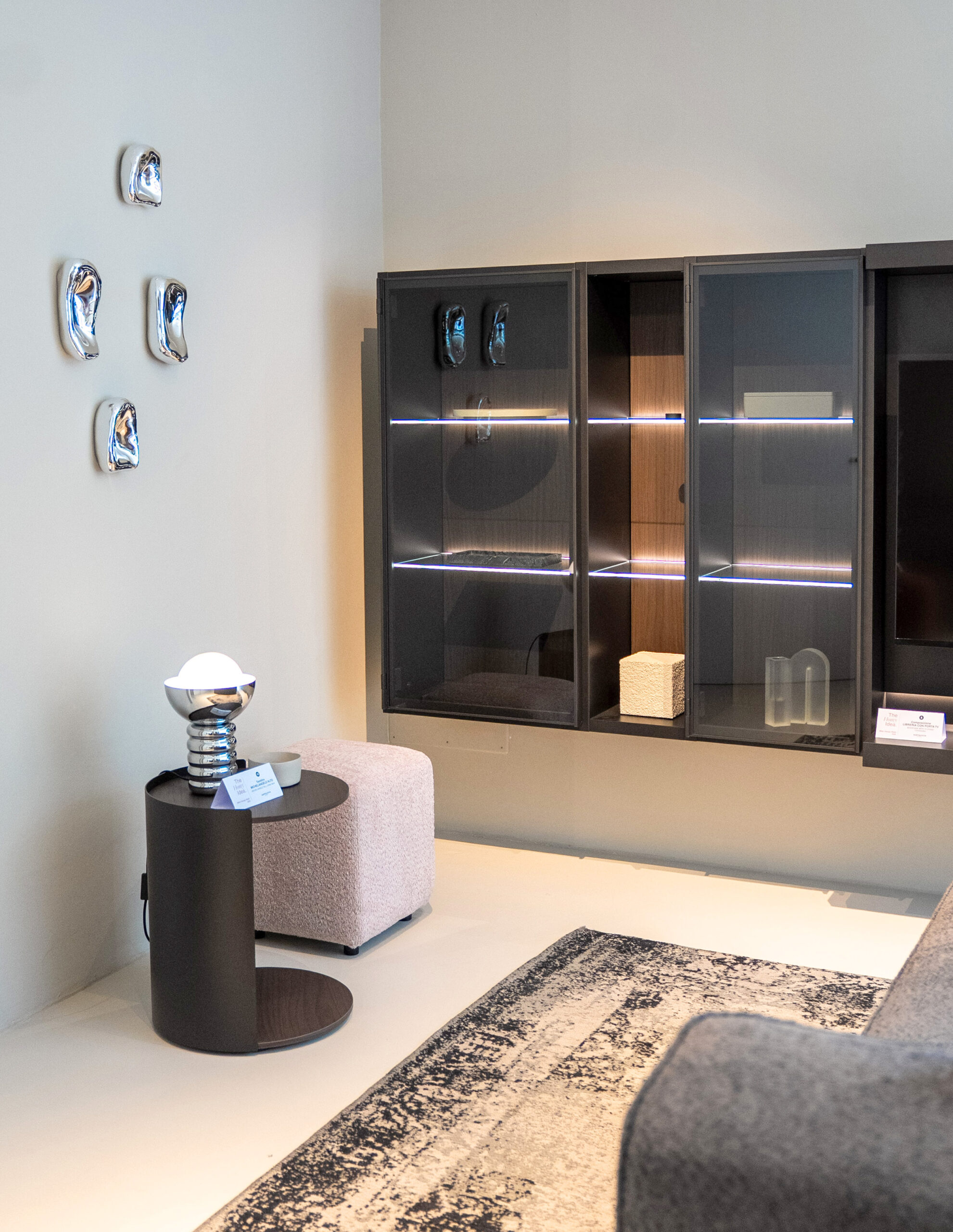 tendenza arredamento 2026 luci a led integrate nelle mensole